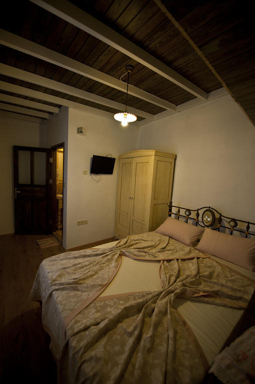 Mahzen Hotel Ayvalik Exterior photo