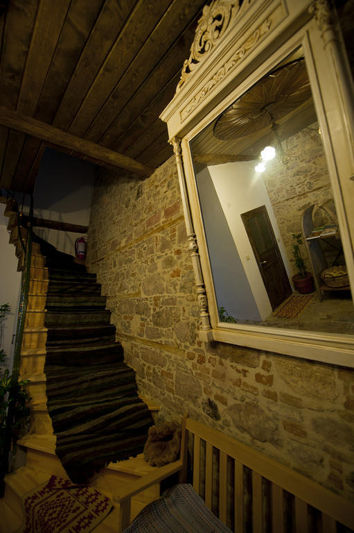 Mahzen Hotel Ayvalik Exterior photo