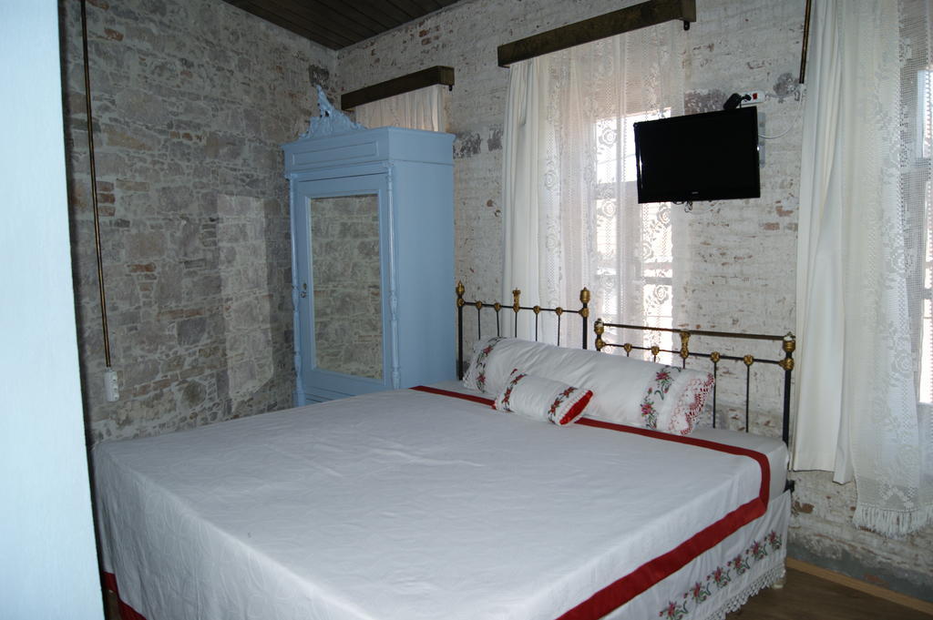 Mahzen Hotel Ayvalik Room photo
